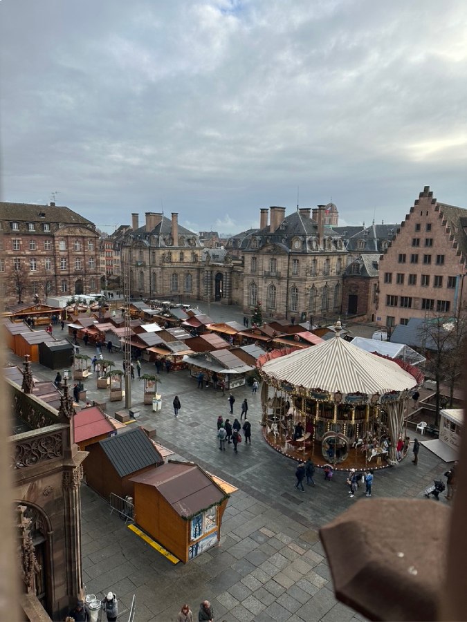 Plaza Du Château con los puestecitos navideños